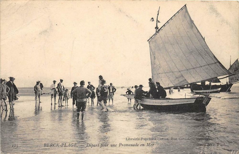 Carte postale ancienne Berck Plage Depart Pour Une Promenade En Mer à Berck