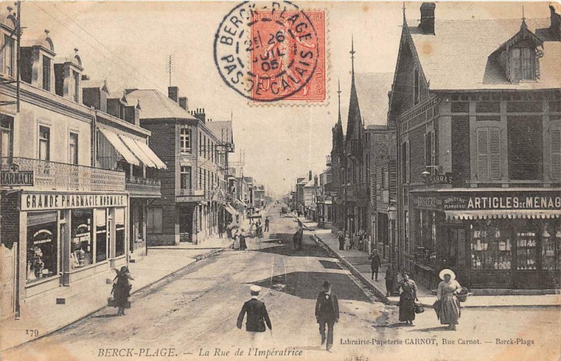 Carte postale ancienne Berck Plage La Rue De L'Imperatrice (animation à Berck