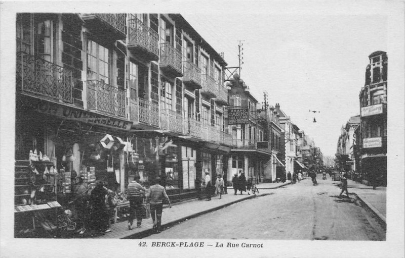 Carte postale ancienne Berck Plage La Rue Carnot (Autre Cliche