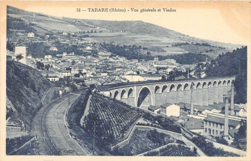 Carte postale ancienne Tarare Vue Generale Et Viaduc à Tarare