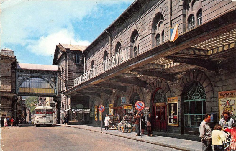 Carte postale ancienne Le Mont Dore Etablissement Thermal (frais de port offert à Mont-Dore