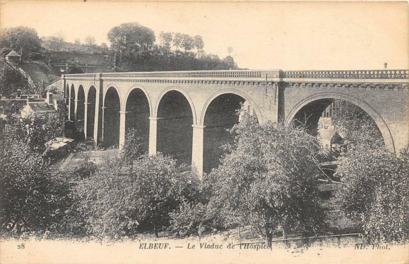 Carte postale ancienne Elbeuf Le Viaduc De L'Hospice à Elbeuf