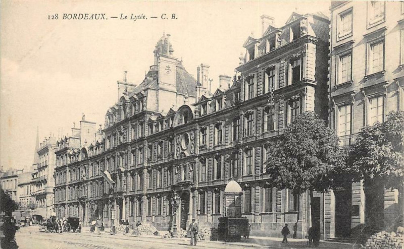 Carte postale ancienne Bordeaux Le Lycee à Bordeaux