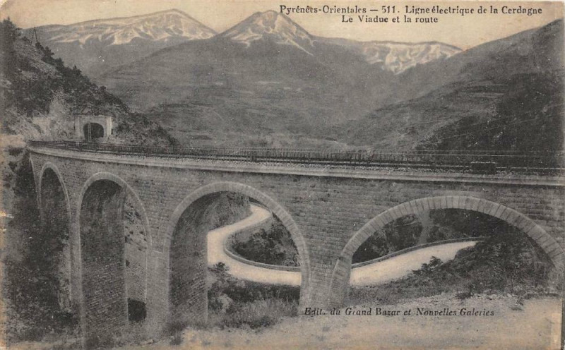 Carte postale ancienne Ligne Electrique De La Cerdagne Viaduc Et Route