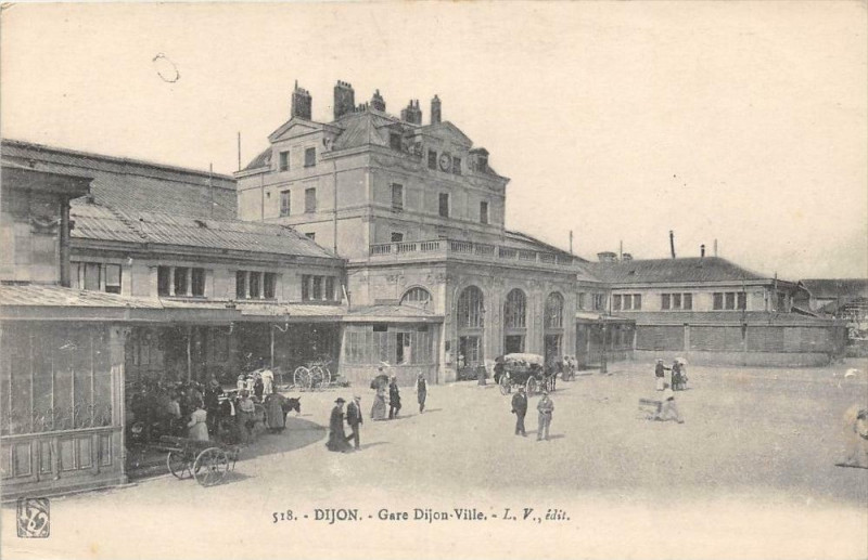 Carte postale ancienne Dijon Gare Dijon Ville à Dijon