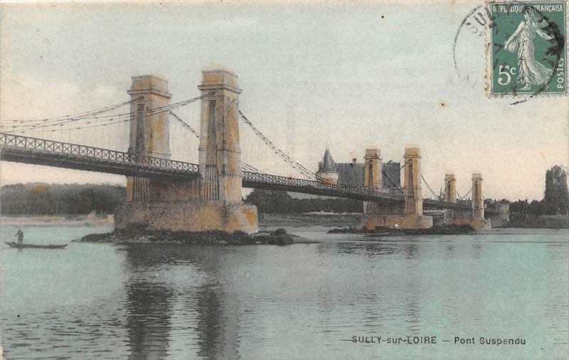 Carte postale ancienne Sully Sur Loire Pont Suspendu à Sully-sur-Loire