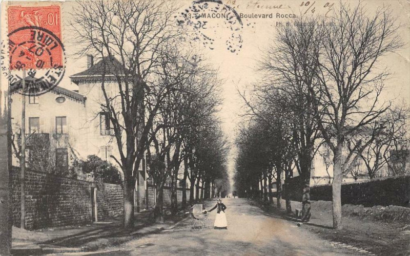 Carte postale ancienne Macon Boulevard Rocca à Mâcon