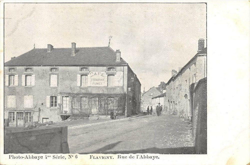 Carte postale ancienne Flavigny Rue De L'Abbaye (dos non divisé)