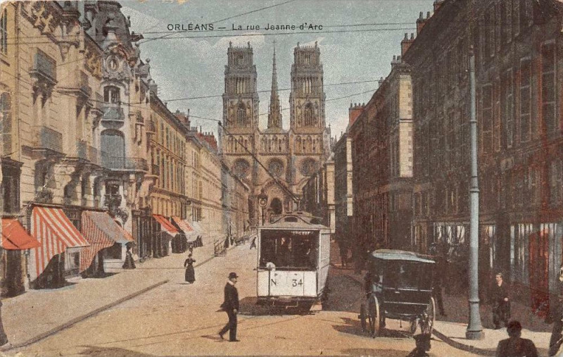 Carte postale ancienne Orleans La Rue Jeanne D'Arc à Orléans