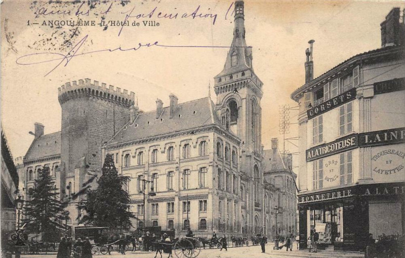 Carte postale ancienne Angouleme Hotel De Ville à Angoulême