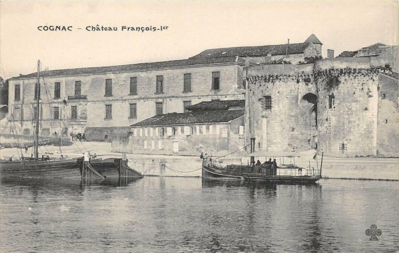 Carte postale ancienne Cognac Chateau Francois 1ER à Cognac