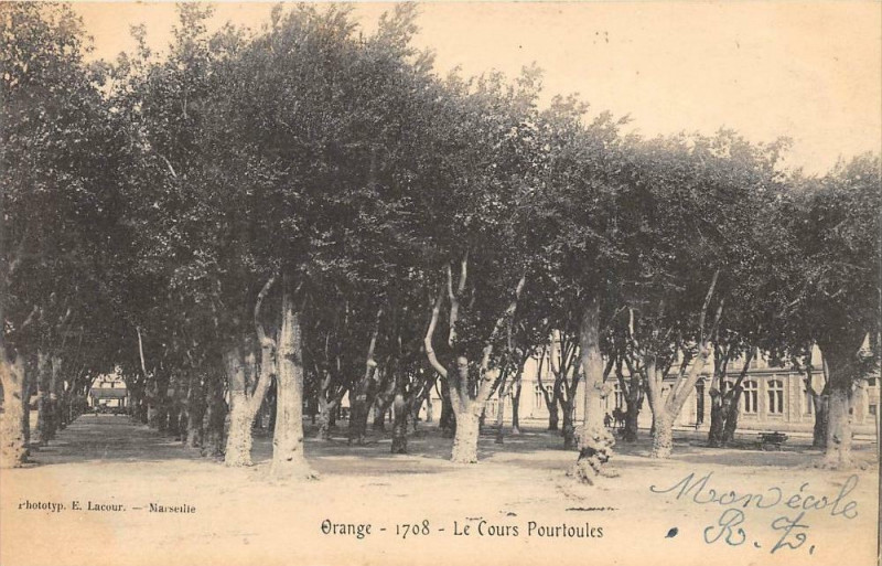Carte postale ancienne Orange Le Cours Pourtoules (dos non divisé) à Orange