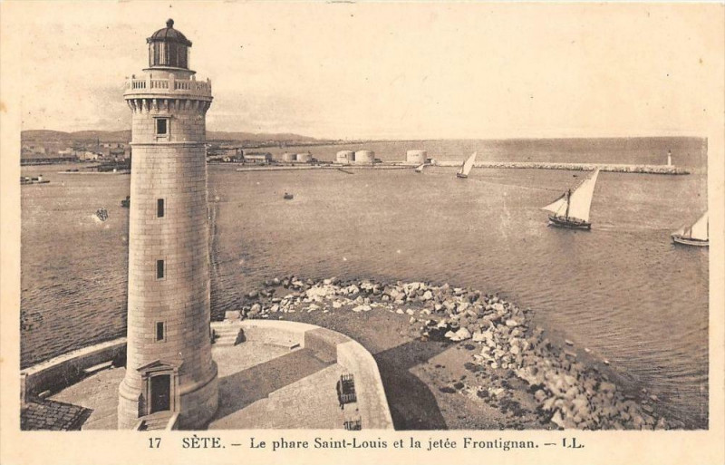 Carte postale ancienne Sete Le Phare S Louis Jetee Frontignan à Sète