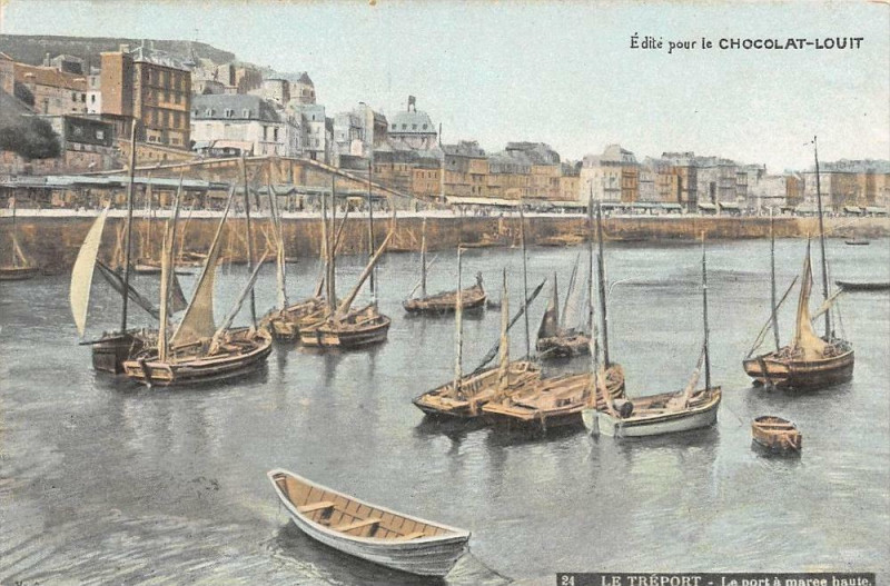 Carte postale ancienne Le Treport Le Port A Maree Basse