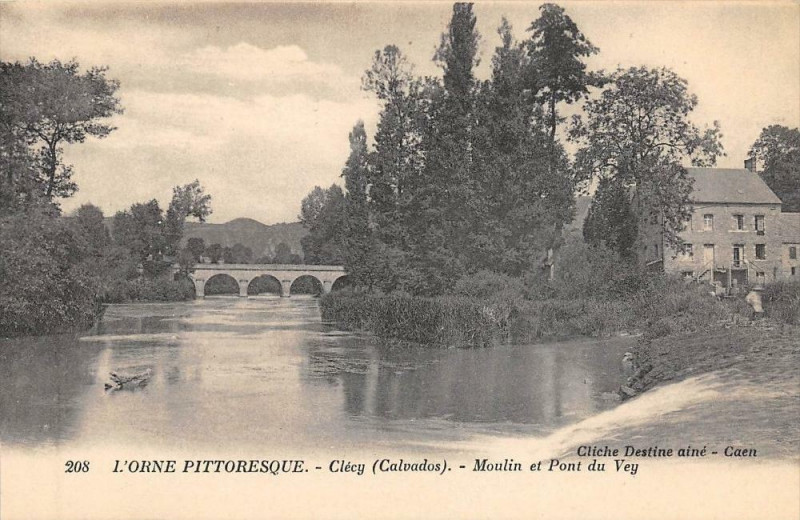 Carte postale ancienne Clecy Moulin Et Pont Du Vey à Clécy