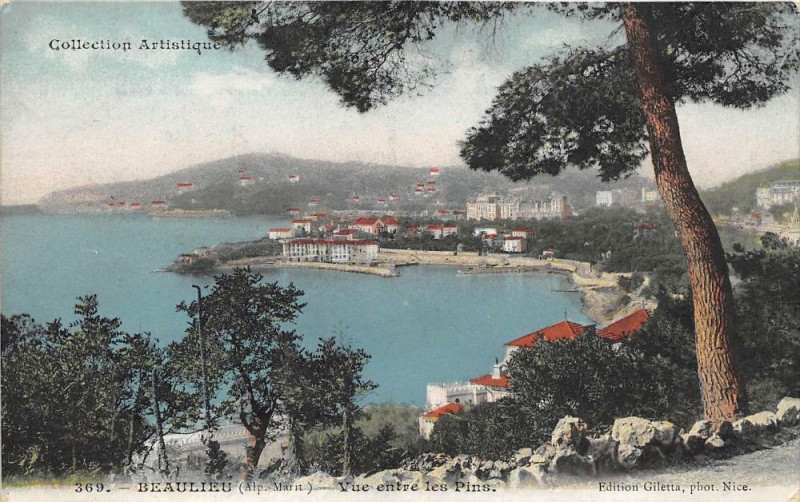 Carte postale ancienne Beaulieu Vue Entre Les Pins