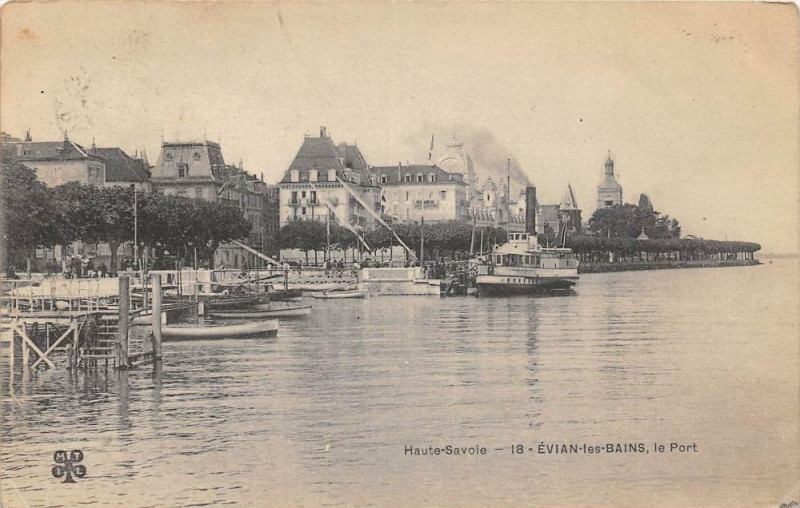 Carte postale ancienne Evian Les Bains Le Port