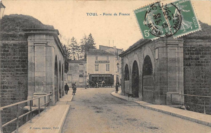Carte postale ancienne Toul Porte De France à Toul