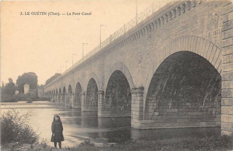 Carte postale ancienne Le Guetin Le Pont Canal