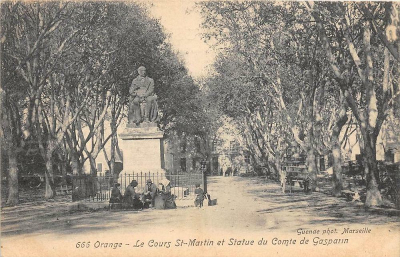 Carte postale ancienne Orange Le Cours Saint-Martin à Orange