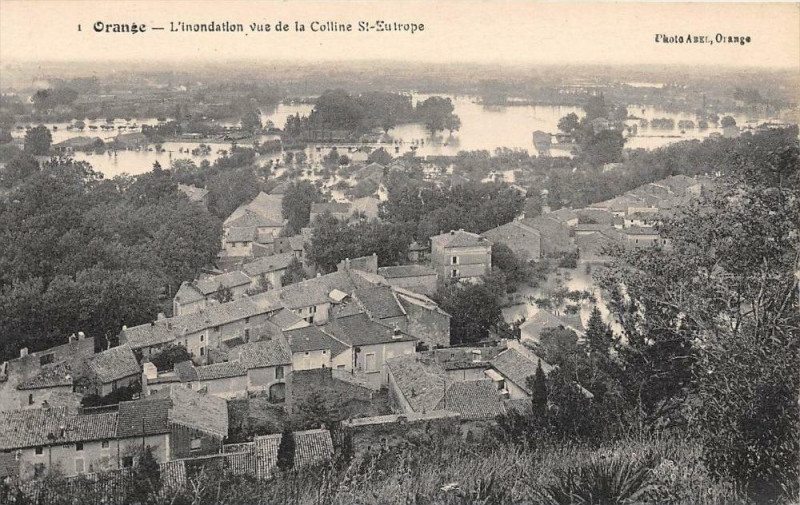 Carte postale ancienne Orange L'Inondation Vue Colline Eutrope à Orange