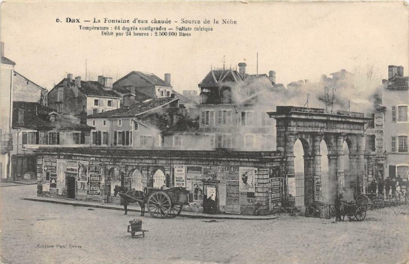 Carte postale ancienne Dax Fontaine D'Eau Chaude à Dax
