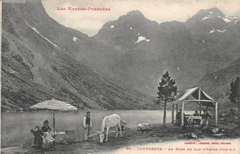 Carte postale ancienne Cauterets Au Bord Du Lac D'Estom à Cauterets