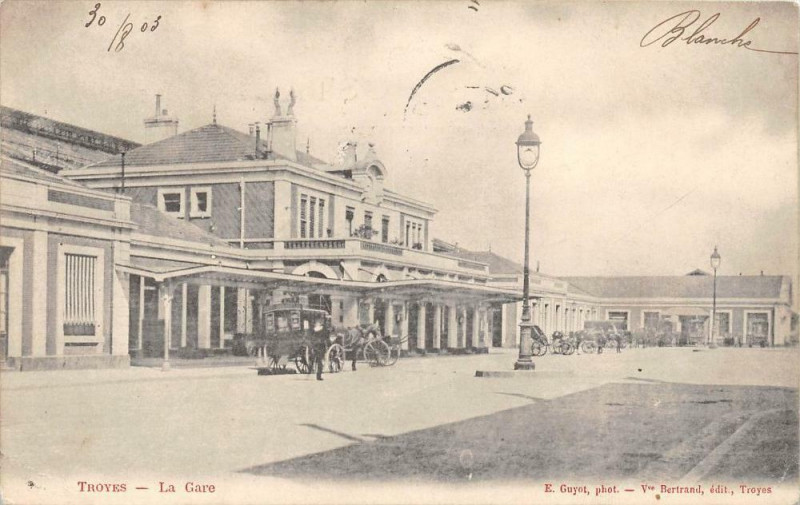 Carte postale ancienne Troyes La Gare (dos non divisé) à Troyes