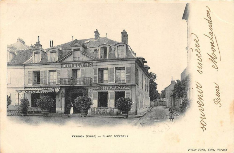 Carte postale ancienne Vernon Place D'Evreux (dos non divisé) à Vernon
