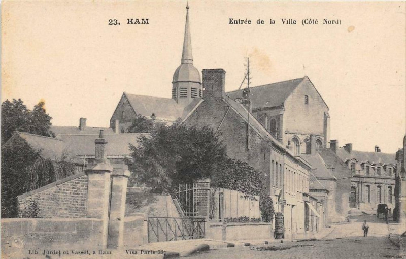 Carte postale ancienne Entrée de la Ville (Côté Nord) à Ham