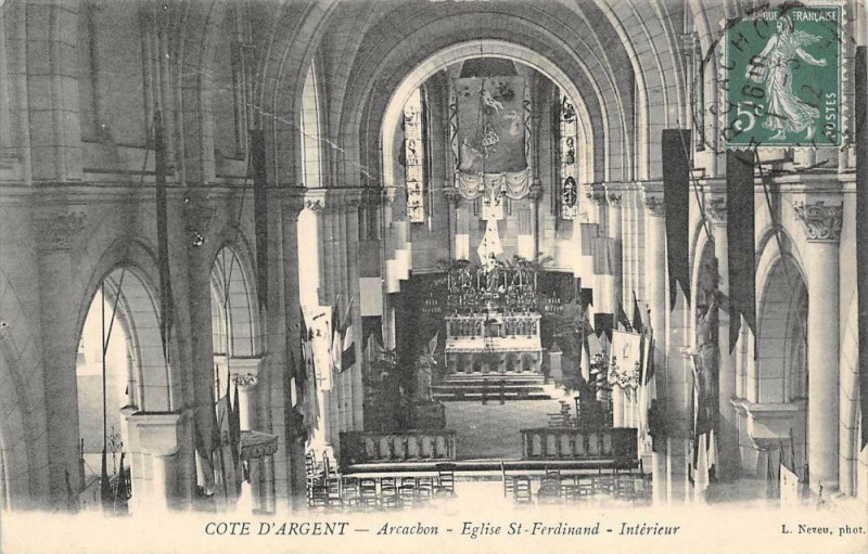 Carte postale ancienne Arcachon Eglise St Ferdinand Nterieur à Arcachon