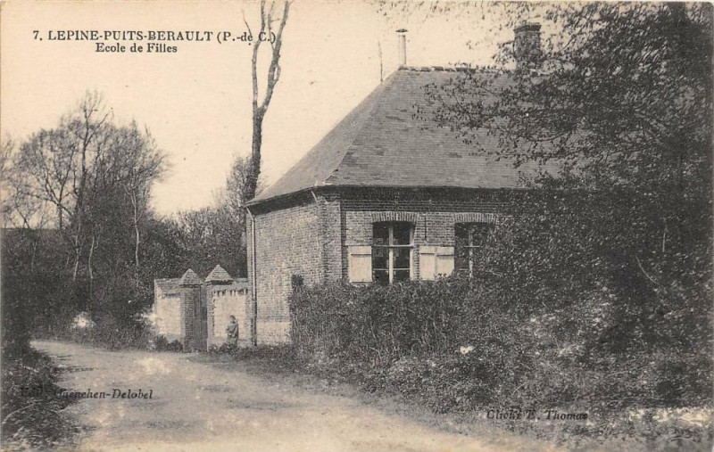 Carte postale ancienne Lepine Puits Berault Ecole De Filles à Lépine