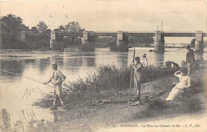 Carte postale ancienne Auxonne Le Pont Du Chemin De Fer à Auxonne