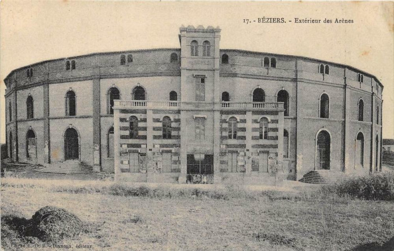 Carte postale ancienne Beziers Exterieur Des Arenes à Béziers