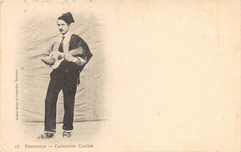 Carte postale ancienne Perpignan Guitariste Catalan (dos non divisé) à Perpignan