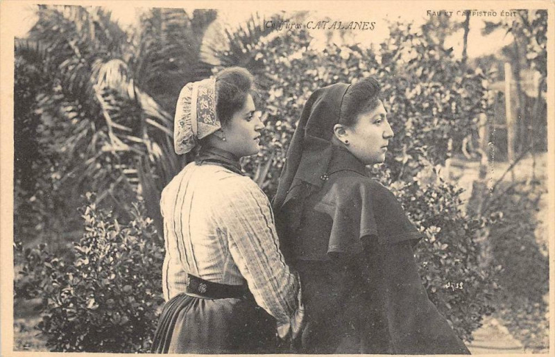 Carte postale ancienne Coiffures Catalanes à Ur