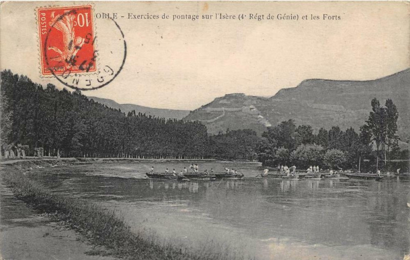 Carte postale ancienne Grenoble Exercices De Pontage Sur L'Isere à Grenoble