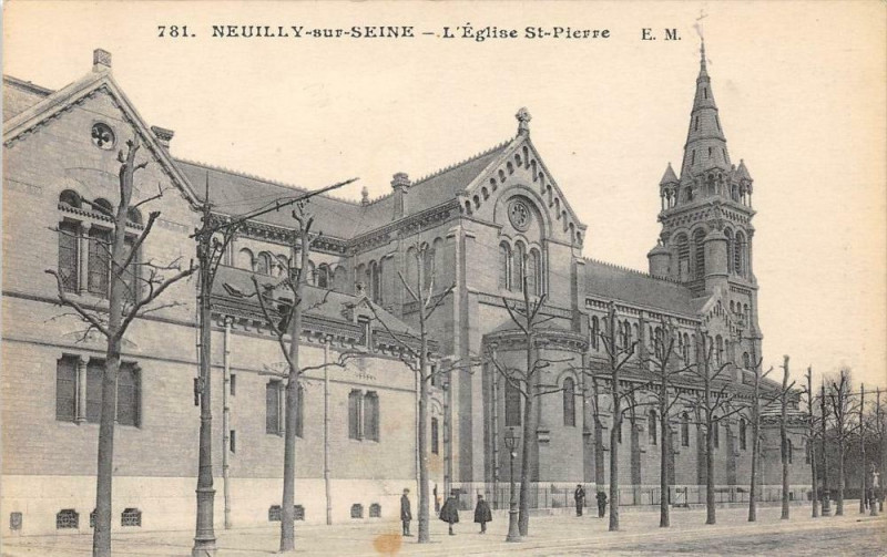 Carte postale ancienne Neuilly Sur Seine Eglise Saint-Pierre à Neuilly-sur-Seine