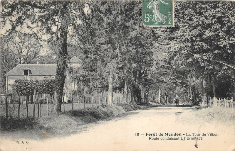 Carte postale ancienne Foret De Meudon La Tour De Vilbon Route Conduisant A L'Ermitage à Meudon