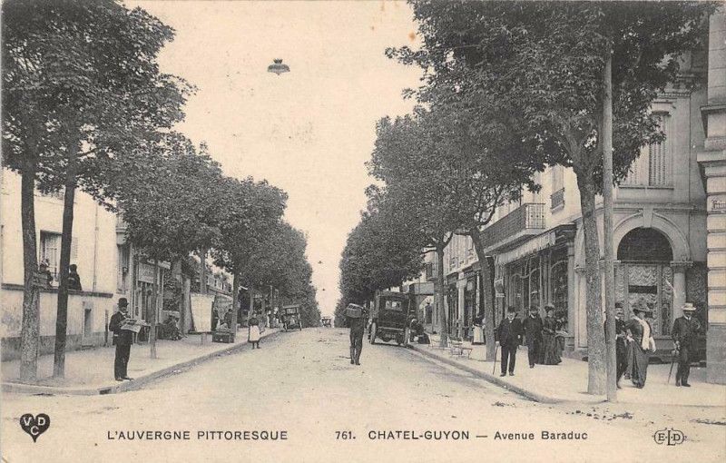 Carte postale ancienne Chatelguyon Avenue Baraduc