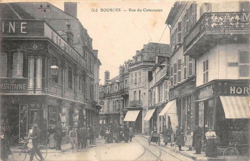 Carte postale ancienne Bourges Rue Du Commerce à Bourges