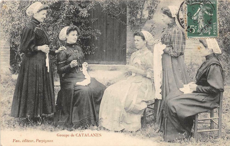 Carte postale ancienne Groupe De Catalanes