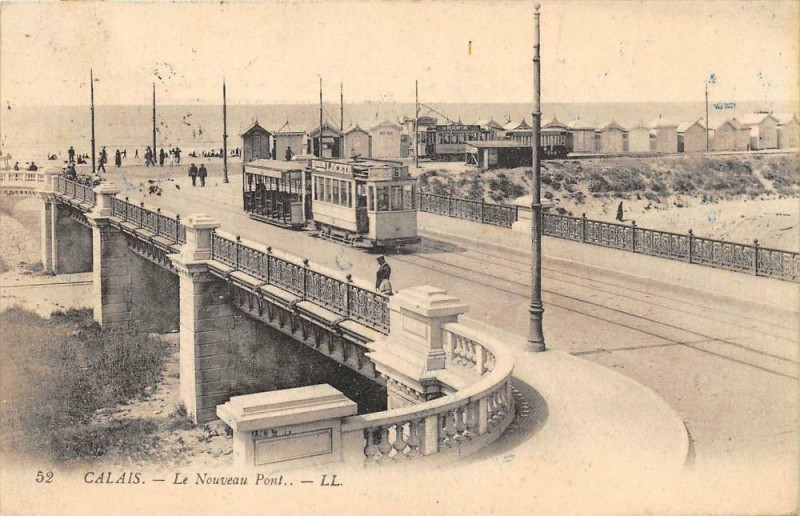 Carte postale ancienne Calais Le Nouveau Pont à Calais