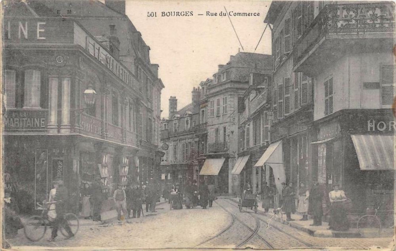 Carte postale ancienne Bourges Rue Du Commerce à Bourges