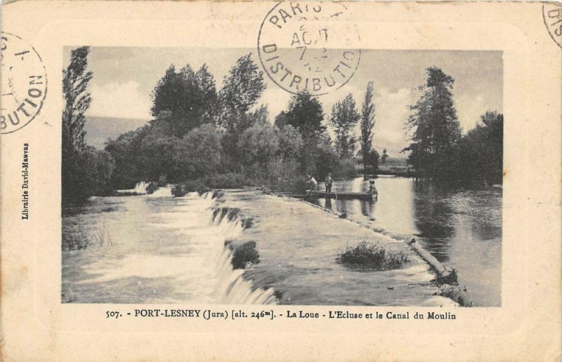 Carte postale ancienne Port Lesney La Loue L'Ecluse Et Le Canal Du Moulin à Ney