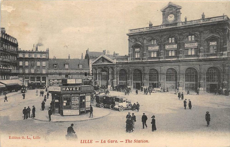 Carte postale ancienne Lille La Gare The Station à Lille