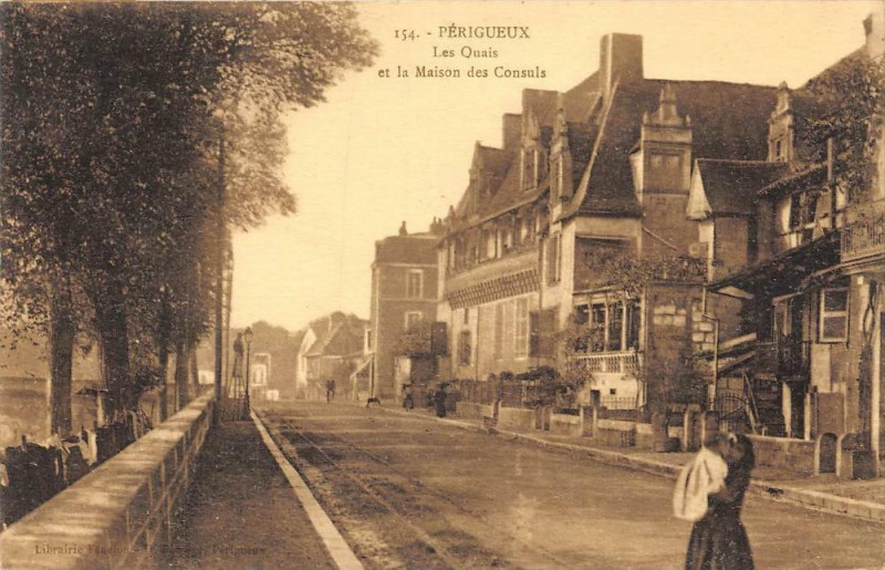 Carte postale ancienne Perigueux Les Quais Et La Maison Des Consuls à Périgueux