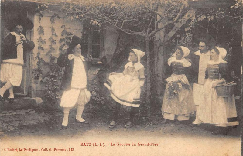 Carte postale ancienne Batz La Gavotte Du Grand Pere