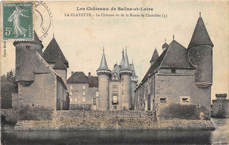 Carte postale ancienne La Clayette Le Chateau Vu Route Charolles à Château