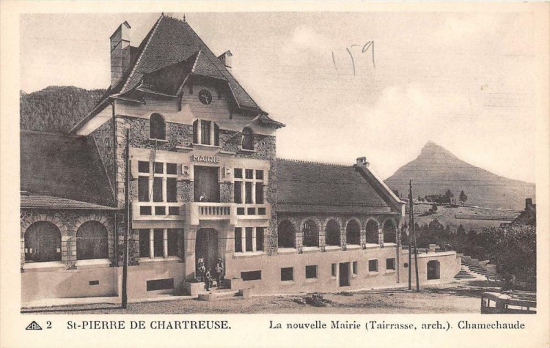 Carte postale ancienne Saint Pierre De Chartreuse La Nouvelle Mairie à Saint-Pierre-de-Chartreuse